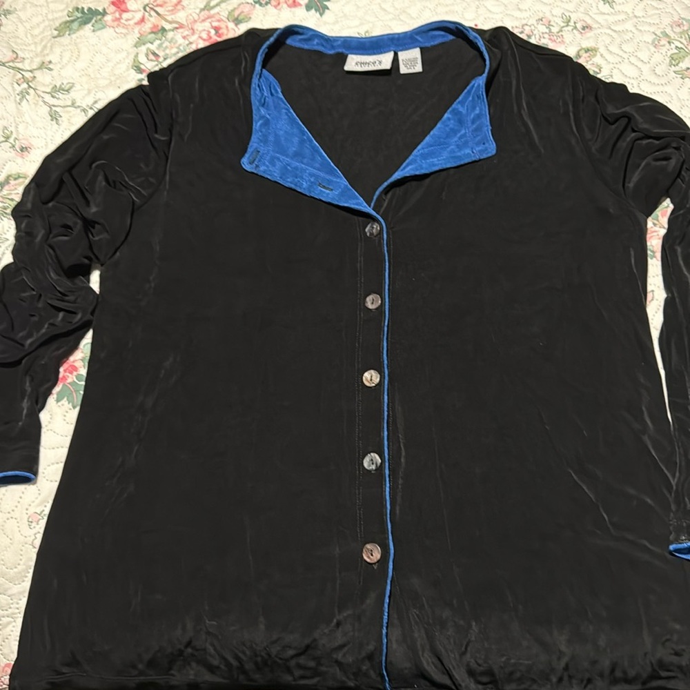 Chicos Travelers button shirt